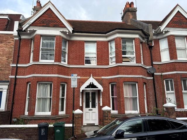Buxton Road, Brighton BN1 3 bed ground floor flat to rent £1,550 pcm £358 pw