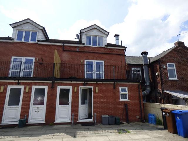 Buxton Road, High Lane, SK6 2 bed apartment to rent £1,000 pcm £231 pw