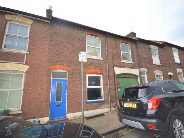 Buxton Road, Luton, Bedfordshire, LU1 2 bed apartment to rent £1,050 pcm £242 pw