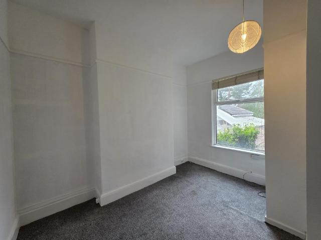 Buxton Road, Stockport, SK2 1 bed in a house share to rent £550 pcm £127 pw