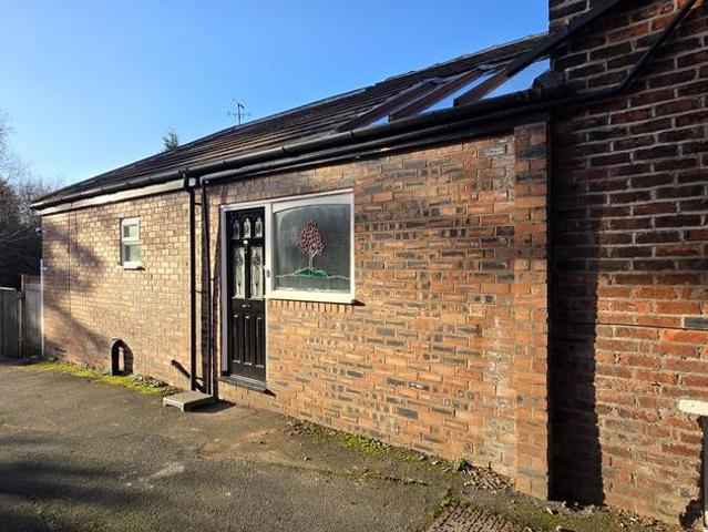 Buxton Road, Stockport, SK2 2 bed apartment to rent £1,100 pcm £254 pw
