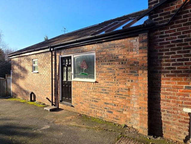 Buxton Road, Stockport SK2, 2 bed flat to rent, £1,100 pcm | PrimeLocation