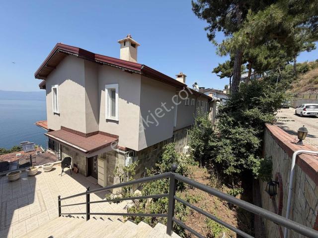 Büyük Çamlık Sitesinde İçi Yapılı Villa