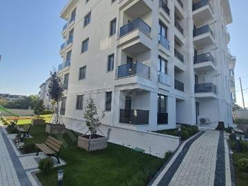 BÜYÜKÇEKMECE CELALİYE'DE BUTİK SİTEDE ANKASTRELİ SIFIR 2+1 DAİRE