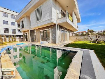 Büyükçekmece Celaliye`de 4+2 Site İçerisinde Sıfır Satılık Villa