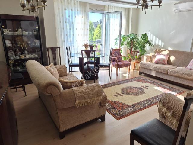 Büyükçekmece Cumhuriyet Mah Havuzlu Sitede Lüks Temiz 2+1 Kiralık Daire