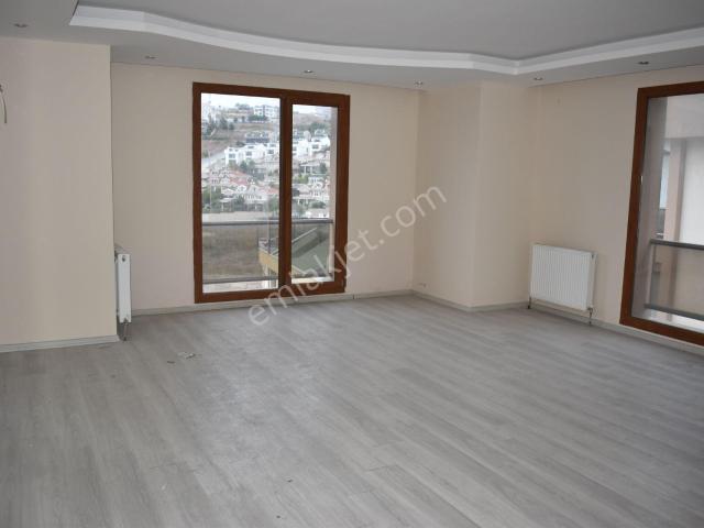 Büyükçekmece Cumhuriyet Mah Manzaralı Lüx Havuzlu Sitede 5+1 Kiralık Dubleks