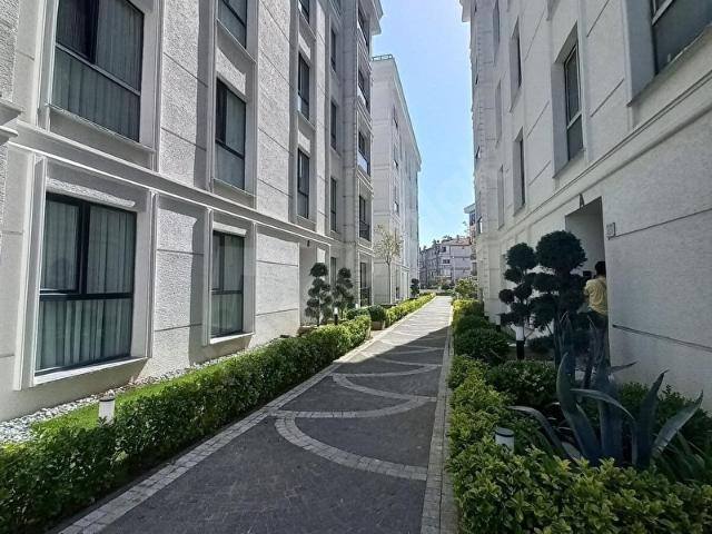 BÜYÜKÇEKMECE ALBATROSTA DENİZ MANZARALI FULL KONSEPT DUBLEKS