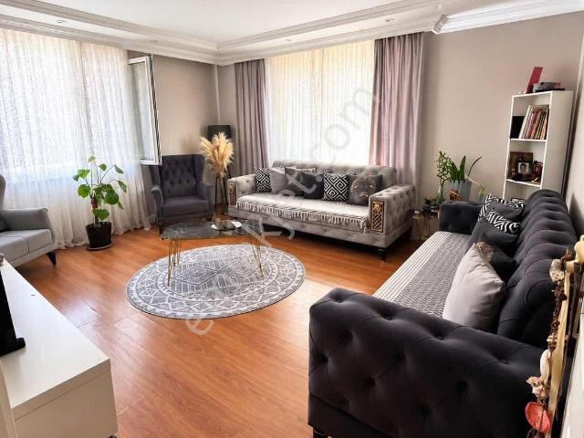 Büyükçekmece Çarşı Ve Salı Pazarına Yakın 2+1 Kiralık Daire