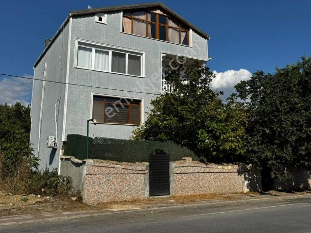 Büyükçekmece Bahçelievler'de Denize Yakın Eşyalı 2+1 Kiralık Daire