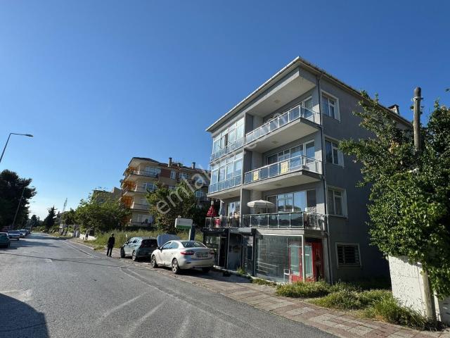 Büyükçekmece Bahçelievler'de Kiralık 3+1 Daire Sahile 1 Dk