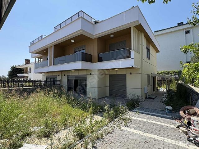 BÜYÜKÇEKMECE GÜZELCE'DE KİRALIK SIFIR ULTRA LÜKS 5+2 VİLLA