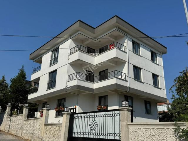 Büyükçekmece De Kiralık 3+1 Daire Geniş Ve Deniz Manzaralı