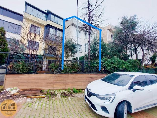 Büyükçekmece Deniz Manzaralı Geniş Yaşamlı Eşyalı Kiralık Villa