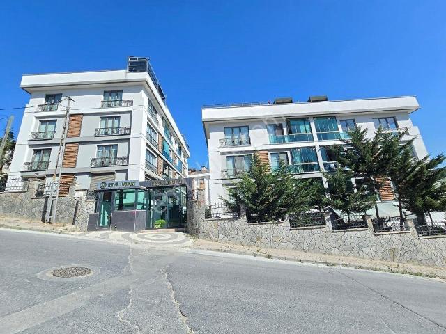 Büyükçekmece Fatih Mah Full Deniz Manzaralı E 5'e 150m 4+2=280m2