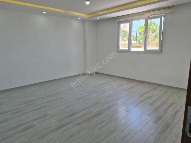 Büyükçekmece Fatih Mah Lüx Geniş Bahçekatı 3+1 Acil Satılık Daire