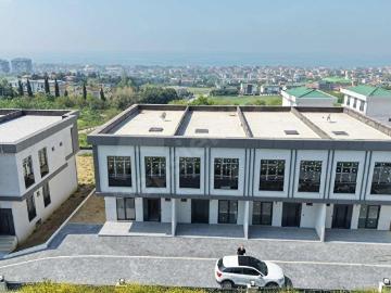 BÜYÜKÇEKMECE KUMBURGAZDA DENİZ MANZARALI SATILIK VİLLALAR