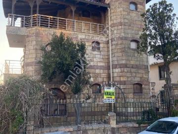 Büyükçekmece Merkez Mah. Deniz Ve Göl Manzaralı Kiralık Villa