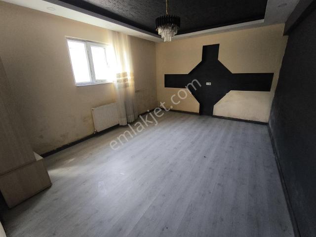 Büyükçekmece Pınartepe Mah Kiralık 2+1 85m2 Daire