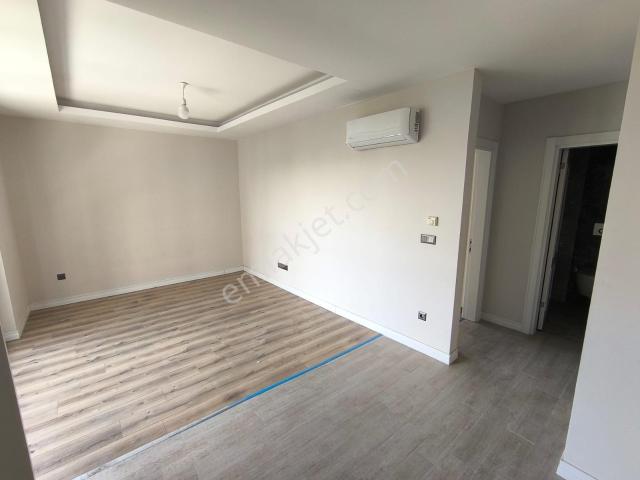 Büyükçekmece Pınartepe Mah Site İçi 1+1 Kiralık Daire