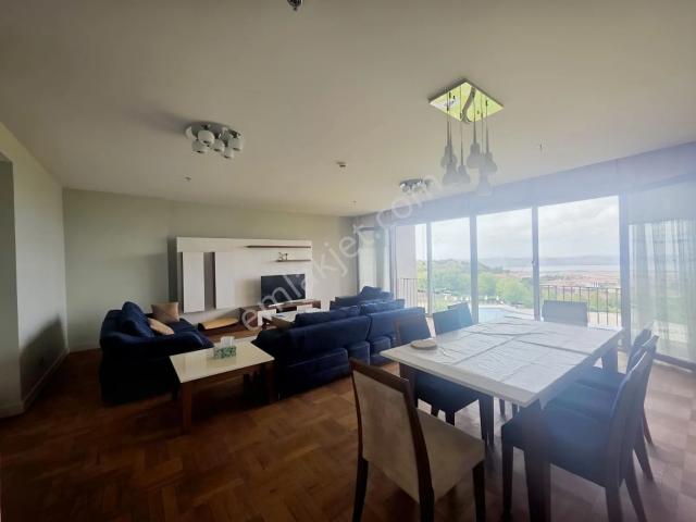 Büyükçekmece West Blocks Ta Göl Manzaralı Satılık 3+1 Daire