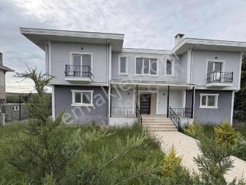 Büyükçekmece Tepekent Sitesinde Satılık Müstakil Villa