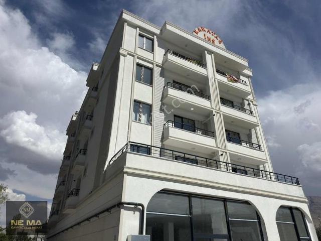 Büyükşehir Belediye Karşısında Balkonlu 1+1 Daire