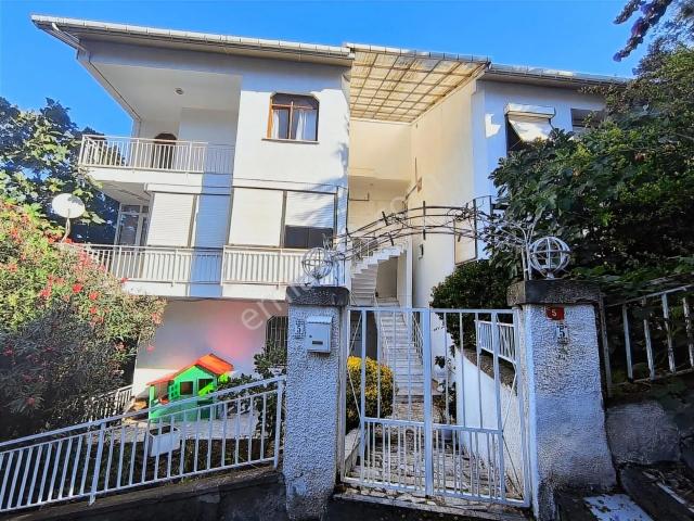 Büyükada 4+1 Muhteşem Deniz Manzaralı Dubleks Satılık Daire
