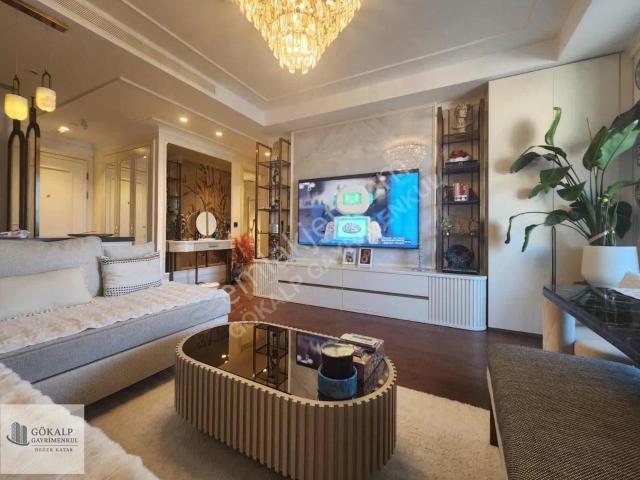 Büyükyalıda Özel Tasarımlı 14.kat Deniz Manzaralı Satılık Daire