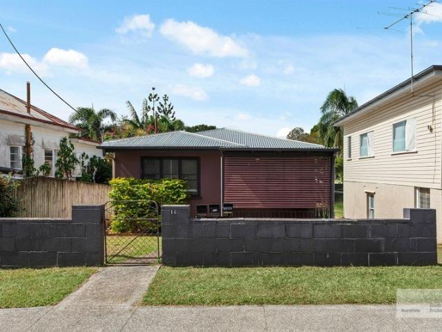3 flats returning over $70,000 pa