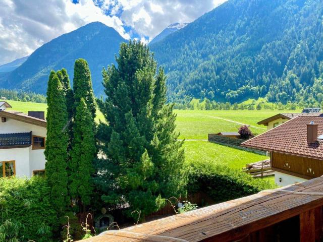 Buy to Let 4 Zi Dachgeschosswohnung im Ötztal: Teilbar in 2 Apartments ideal zum Vermieten