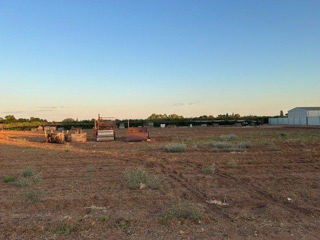 BUY THE HOME BLOCK Next to 1227 Karadoc Ave. Irymple
