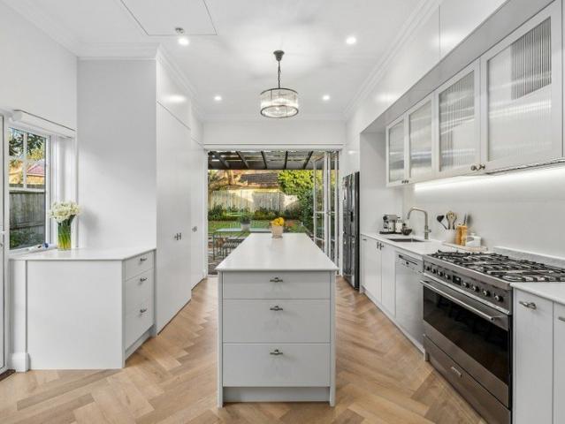 BUYER'S GUIDE $2,480,000 Stunning in every sense Semi on 278sqm with room to extend STCA