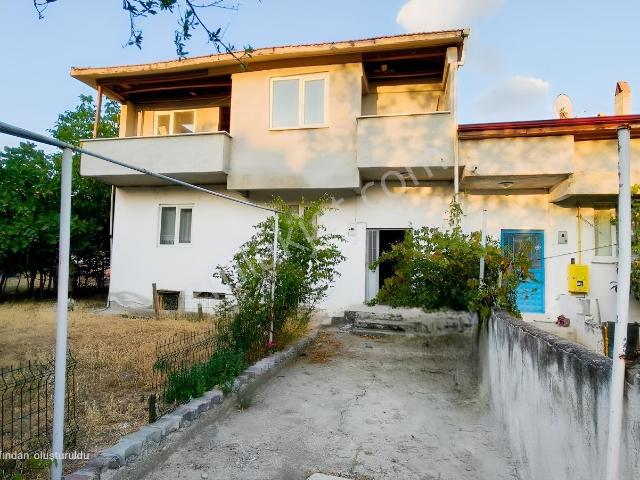 Segup'tan Dikmen Yoluna Cephe 2 Katlı Müstakil Bina 25