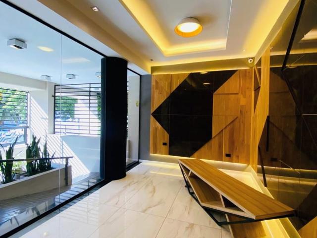 Bv. Pellegrini 2735 Piso 9 Dpto B y cochera – Cod.: 8711
