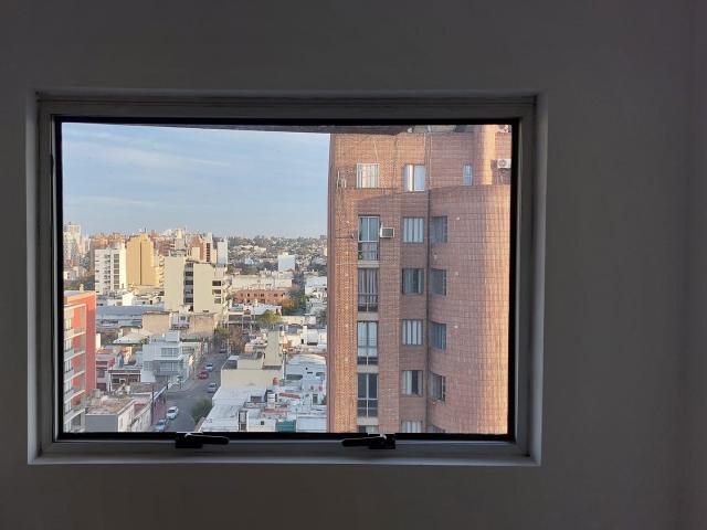 Bv. San Juan 518 1 Dormitorio con balcón Piso 12 al frente, súper luminoso