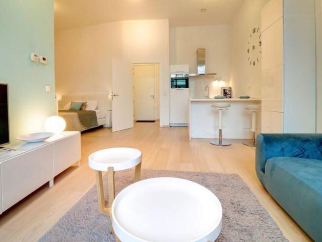 BXL city centre, furnished studio flat, 53m²