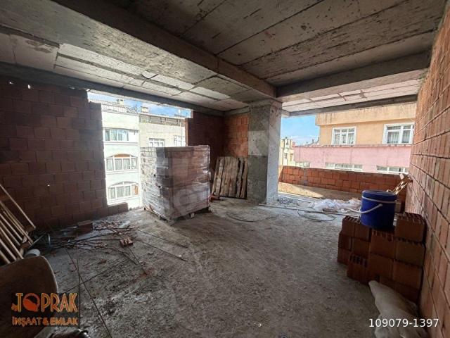 by TOPRAK'TAN GÖKALP MAHALLESİNDE MEYDANIN DİBİNDE KÖŞEBAŞI 3+1 YERDEN ISITMALI FIRSAT DAİRE!