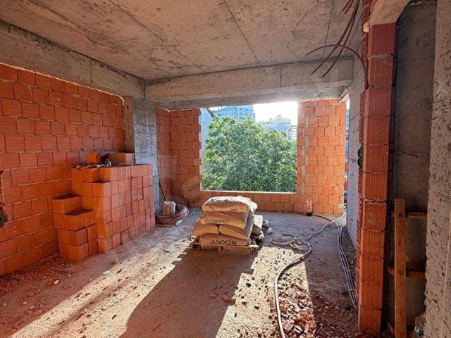 by TOPRAKTAN MERKEZEFENDİ TRAMVAYIN DİBİNDE 1+1 SATILIK DAİRE