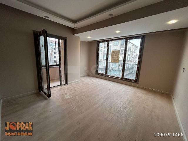 by TOPRAK'TAN Çırpıcıda Cadde Üzerinde Ebeveyn Banyolu 2+1 75 m Sıfır Binada Kiralık Daire.