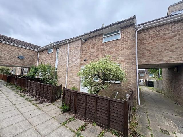 Byng Walk, Andover 3 bed terraced house to rent £1,350 pcm £312 pw