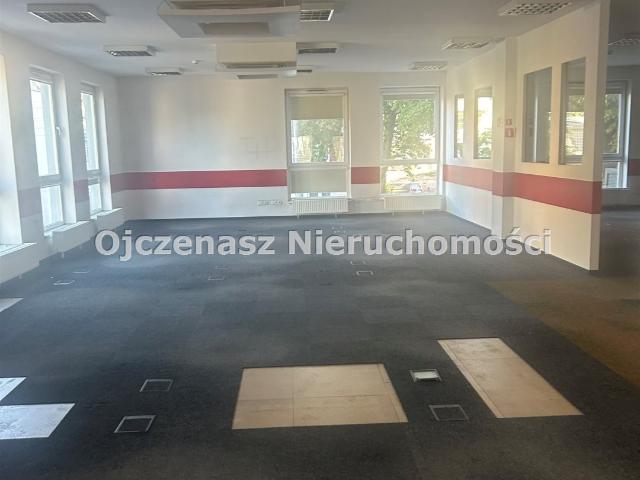 Na wynajem przestronny lokal 60 m² z możliwością podziału w Bydgoszczy