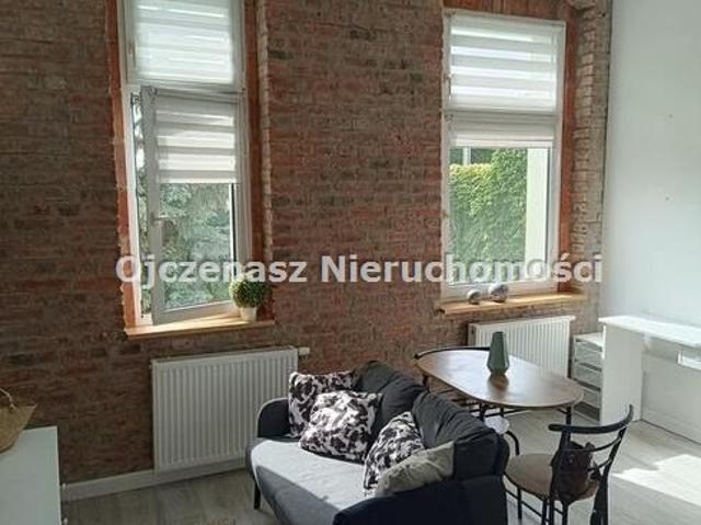 Sprzedam jasne 2 pokojowe mieszkanie po remoncie w kamienicy