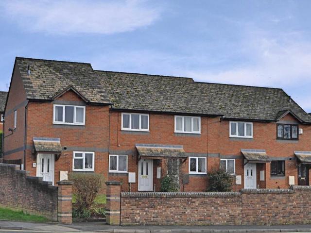 Byfield Rise, Worcester, WR5 2 bed terraced house to rent £950 pcm £219 pw