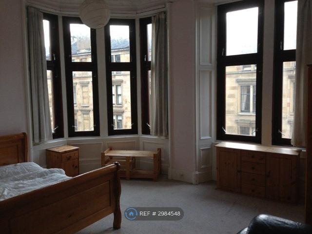 Byres Road, Glasgow G12, 3 bed flat to rent, £2,055 pcm | PrimeLocation