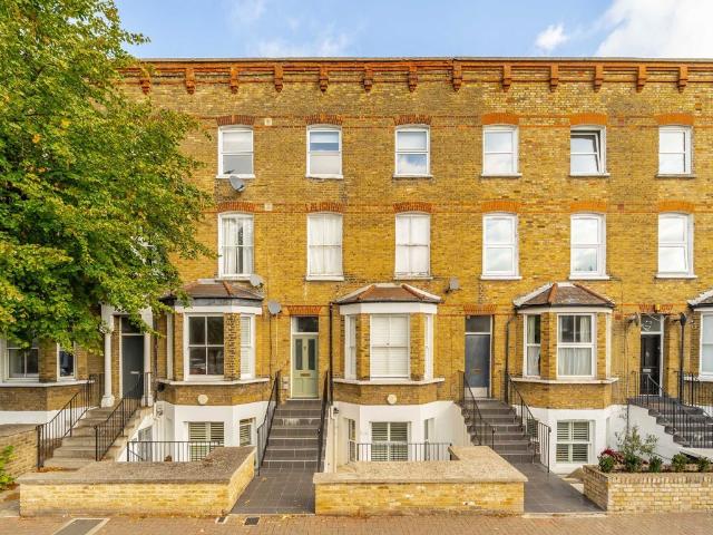 Byrne Road, Balham SW12, 1 bed flat to rent, £2,400 pcm | PrimeLocation