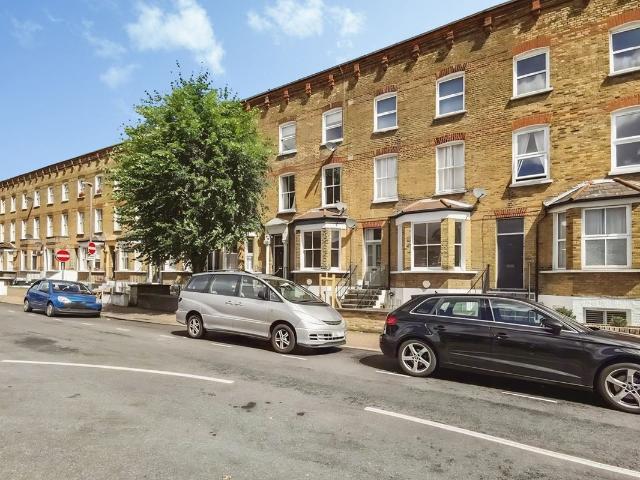 Byrne Road, London SW12, 4 bed maisonette to rent, £4,490 pcm | PrimeLocation