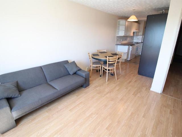 Byron Way, Northolt, Middlesex UB5, 2 bed flat to rent, £1,650 pcm | PrimeLocation
