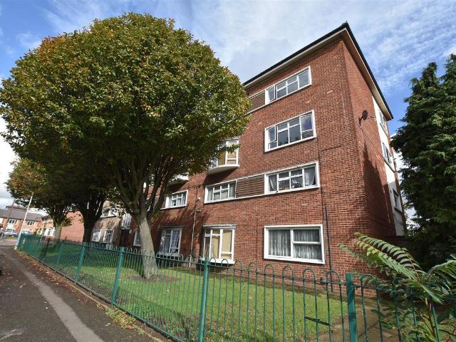 Byron Way, West Drayton UB7, 2 bed flat to rent, £1,550 pcm | PrimeLocation