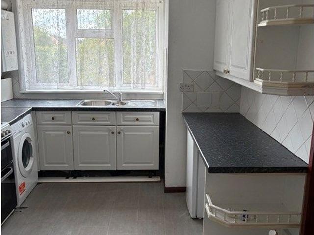 Byron Avenue, Borehamwood WD6, 3 bed terraced house to rent, £2,100 pcm | PrimeLocation